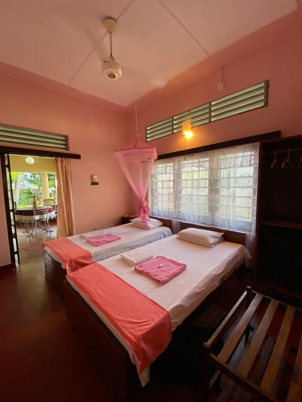 Sujatha Villa Paradise แทนกาลเล ภายนอก รูปภาพ